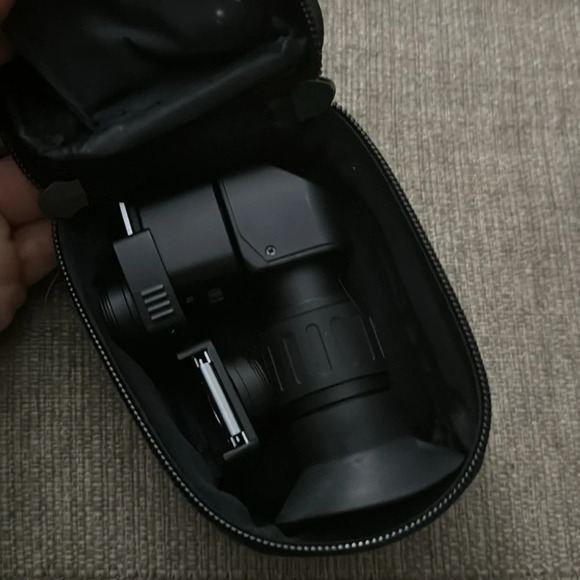 Hoodman H-RAV Pro Right Angle Viewfinder 1-2.5x great for those low angle shots - Picture 6 of 16